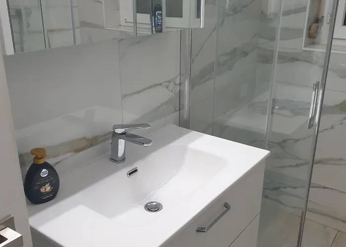 Lakeview With Self Check-in & Private Parking On Request